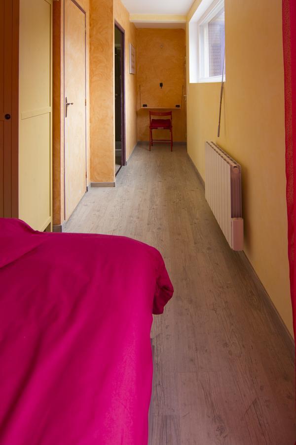 ช็องบร์ โดต เล กูตาส์ Hotel Mailly-la-Ville ภายนอก รูปภาพ