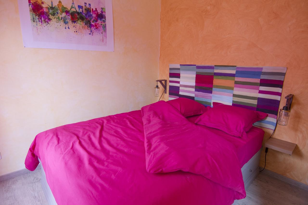 ช็องบร์ โดต เล กูตาส์ Hotel Mailly-la-Ville ภายนอก รูปภาพ