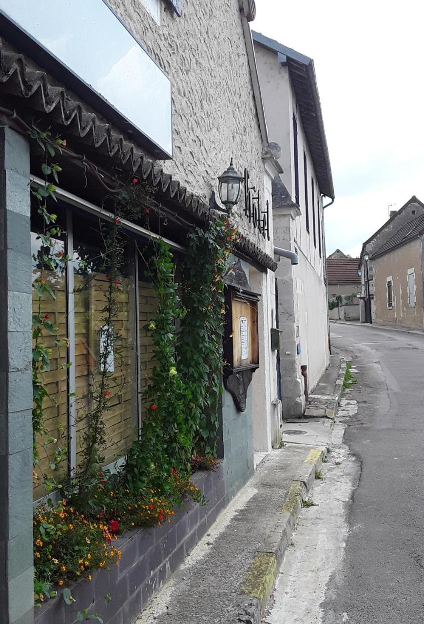 ช็องบร์ โดต เล กูตาส์ Hotel Mailly-la-Ville ภายนอก รูปภาพ